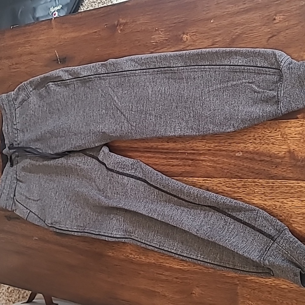 Lululemon Size 2 Grey Joggers.